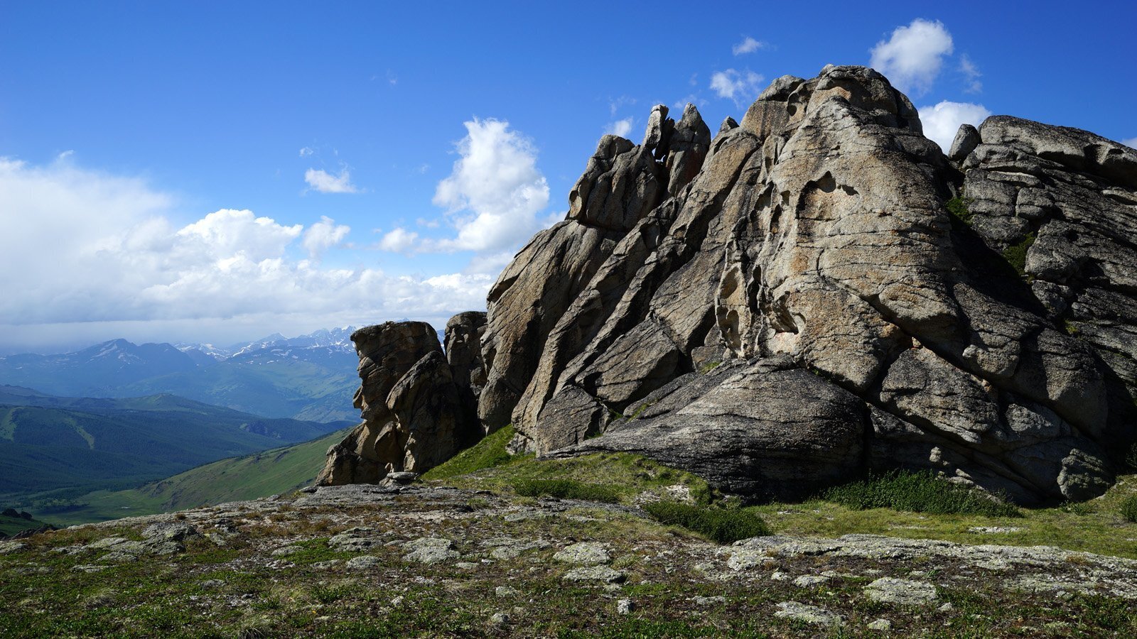 ШАМАНСКИЙ КАМЕНЬ-таинственный памятник природы