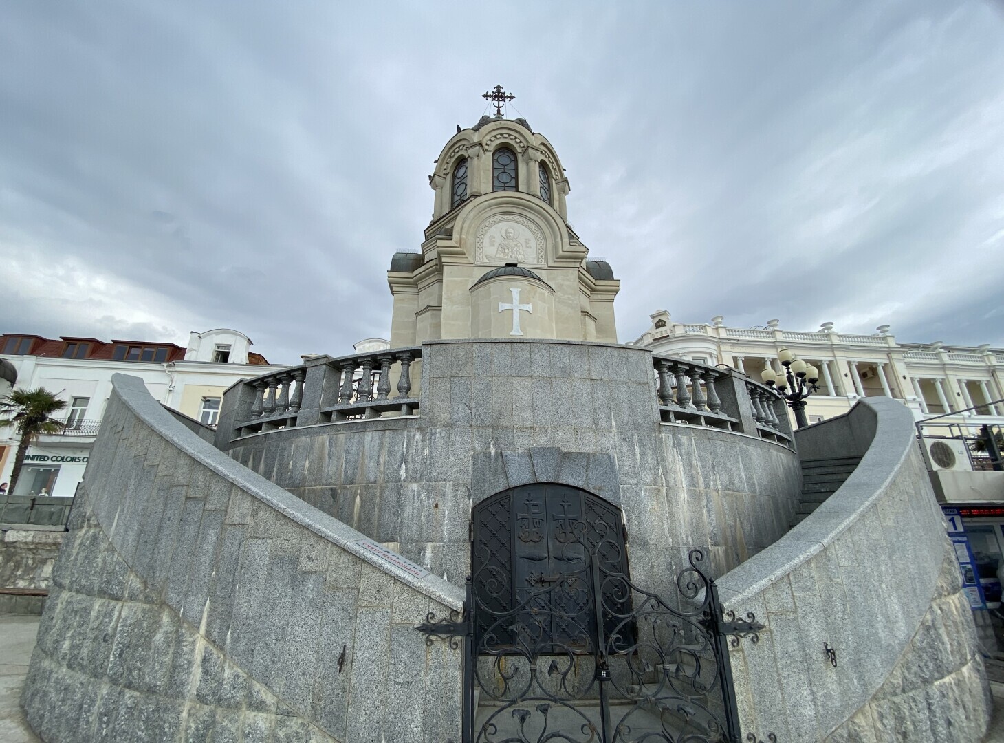 Лучше Ялты, может быть только Ялта