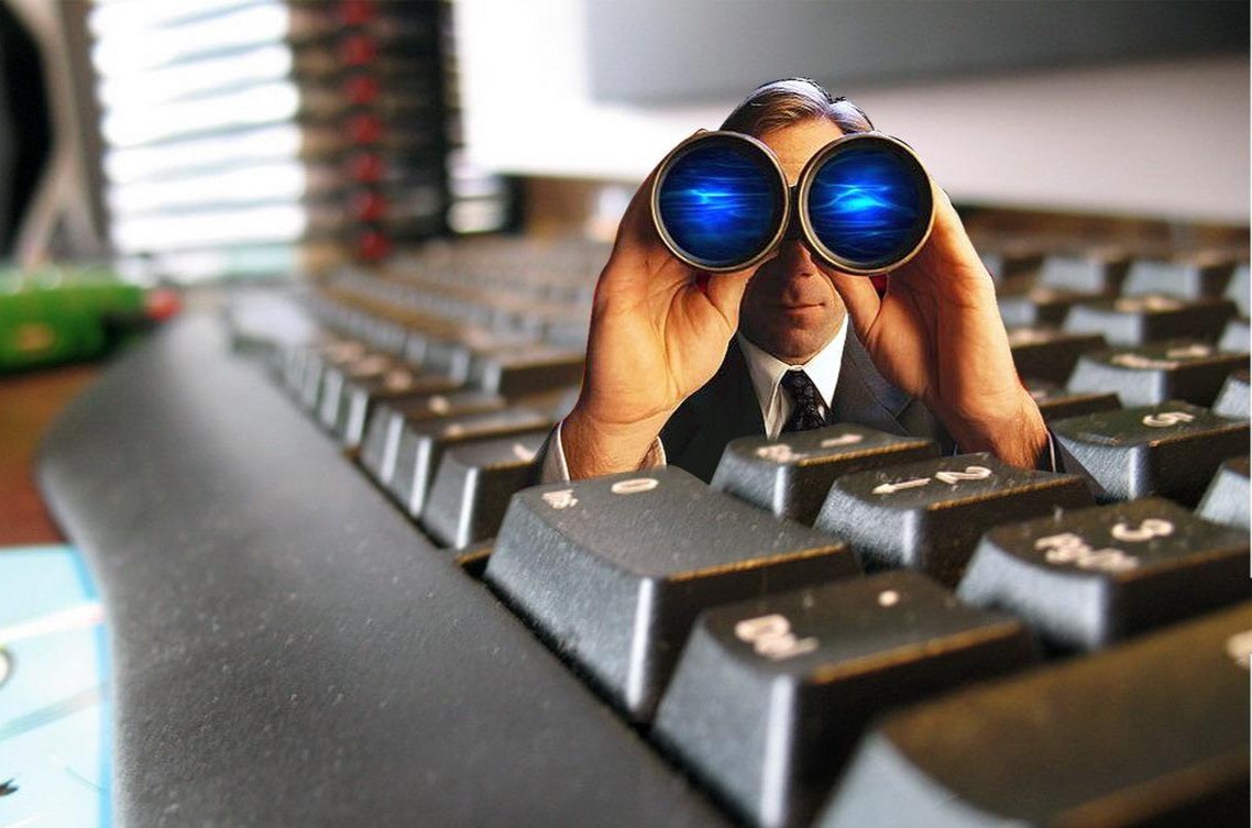 Какова законность мониторинга активности студентов в социальных сетях со стороны преподавателей?