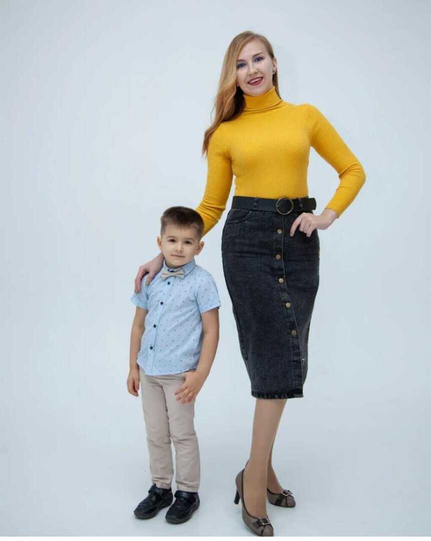 Мне говорили, чтобы я не приучала сына к рукам. Меня предупреждали, а все равно приучила. Сыну уже 6 лет