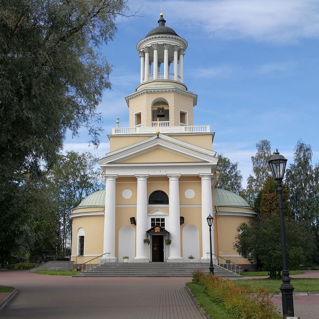 Мурино: живописный город в Ленинградской области.