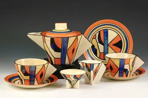 От классики до авангарда: история развития дизайнерской посуды”