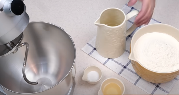 Непревзойденное тесто для мантов, пельменей и вареников. Вкусные и Сочные Манты!🥟