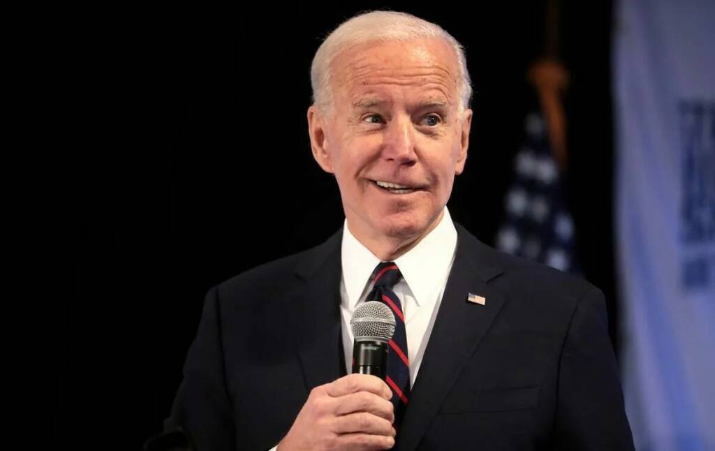 США влияет на всех..Главный банк Китая для российских импортеров остановил расчеты с Россией.