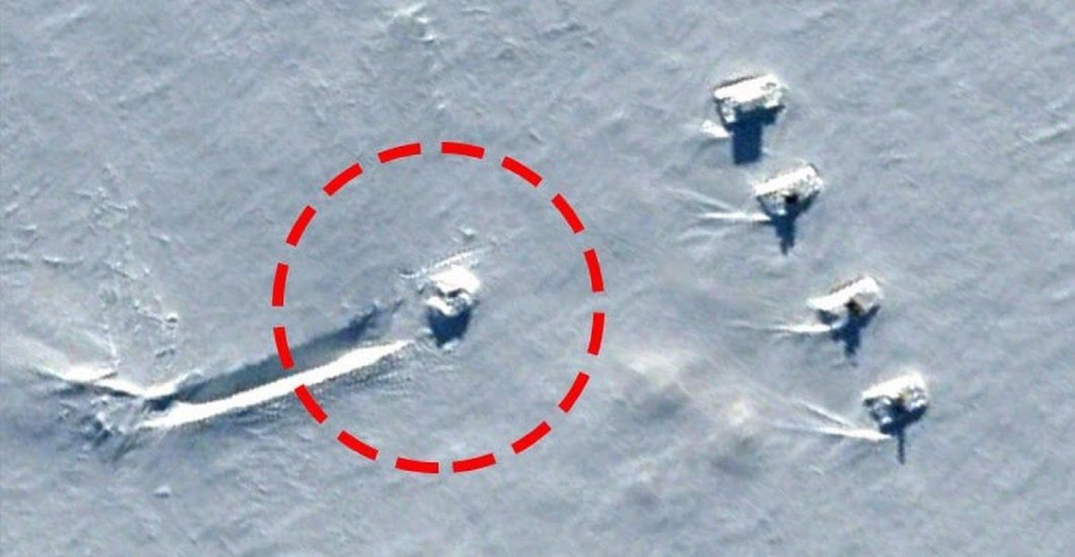 Южный полюс правда. База пришельцев в Антарктиде. Снимки НЛО В Антарктиде. База НЛО В Антарктиде. Летающая тарелка в Антарктиде.