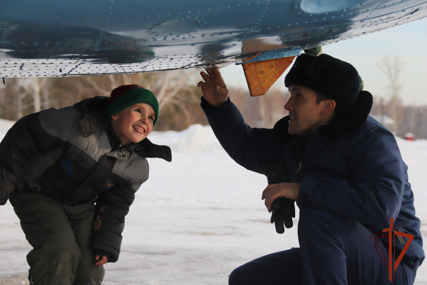 Лётчики Росгвардии исполнили новогоднее желание новосибирского школьника