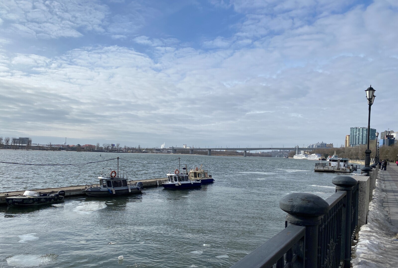 В Ростове февраль превратился в апрель. Еще немного и на улицах вырастут банановые пальмы