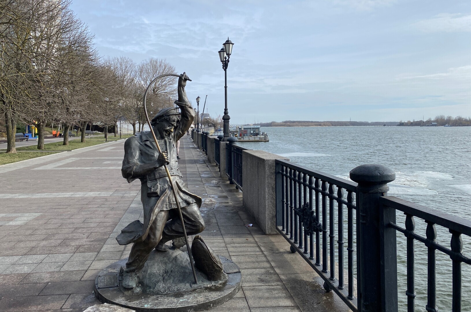 В Ростове февраль превратился в апрель. Еще немного и на улицах вырастут банановые пальмы