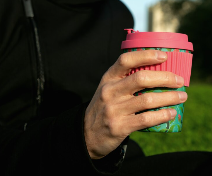 Почему я не нашла ответ на просьбу бездомного «Купите мне чаю»… Неужели это новый вид развода?