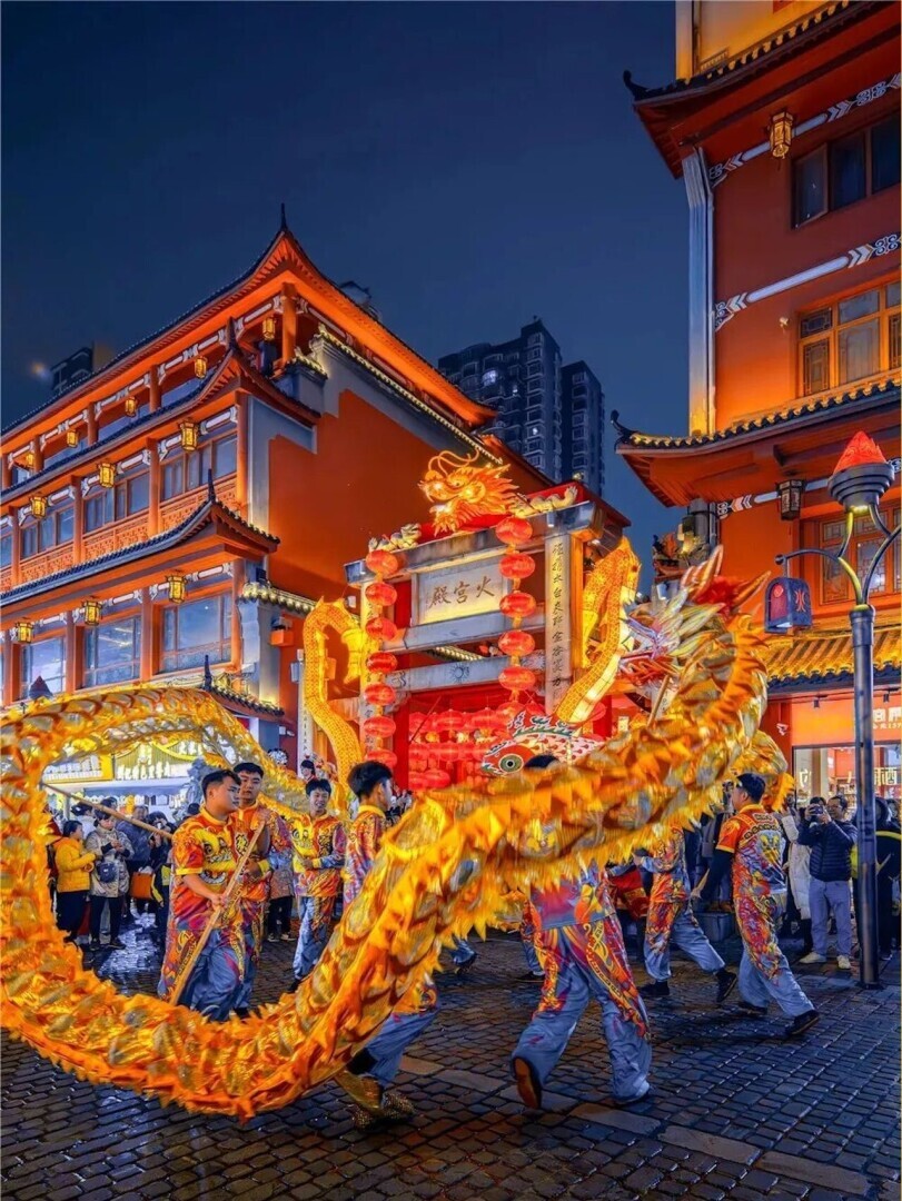 Гала-концерт Весеннего фестиваля CCTV открывает свой первый филиал в Кашгаре, Синьцзян.