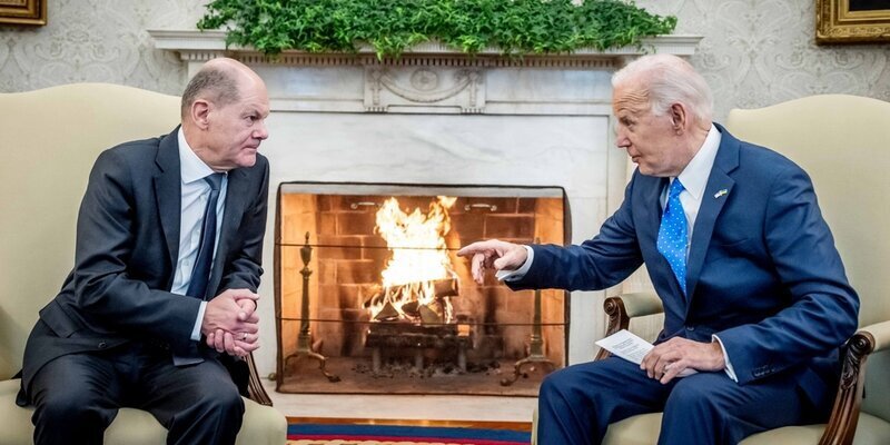 Шольц назвал интервью Путина Карлсону смехотворным на встрече с Байденом