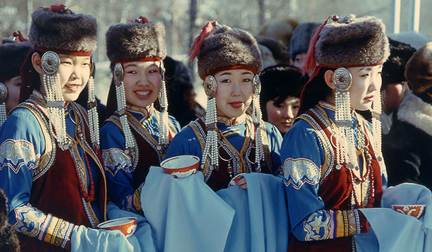 Сагаалган. Праздник Белого Месяца в Бурятии: Традиции, Значение и Великолепная Красота.