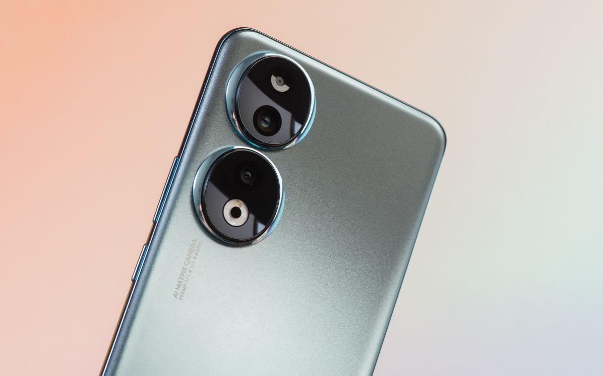 Обзор Honor 90: приоритет комфорта над бенчмарками