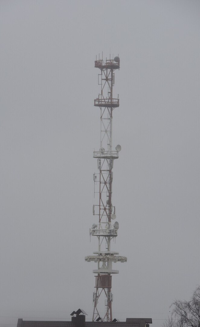 Ох уж эти вышки сотовой или мобильной связи! Стоят более 20 лет в Чалтыре! Это же опасно! Что делать? Как убрать их?