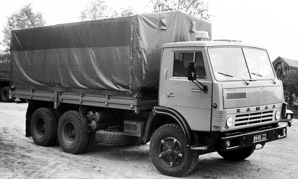 КамАЗ-5320. С Днем рождения.