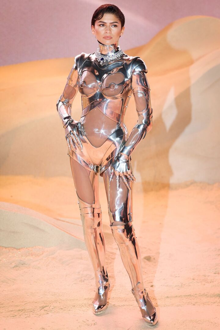 На фотографиях: Актеры фильма "Дюна: Часть вторая" на красной дорожке выглядят просто потрясающе