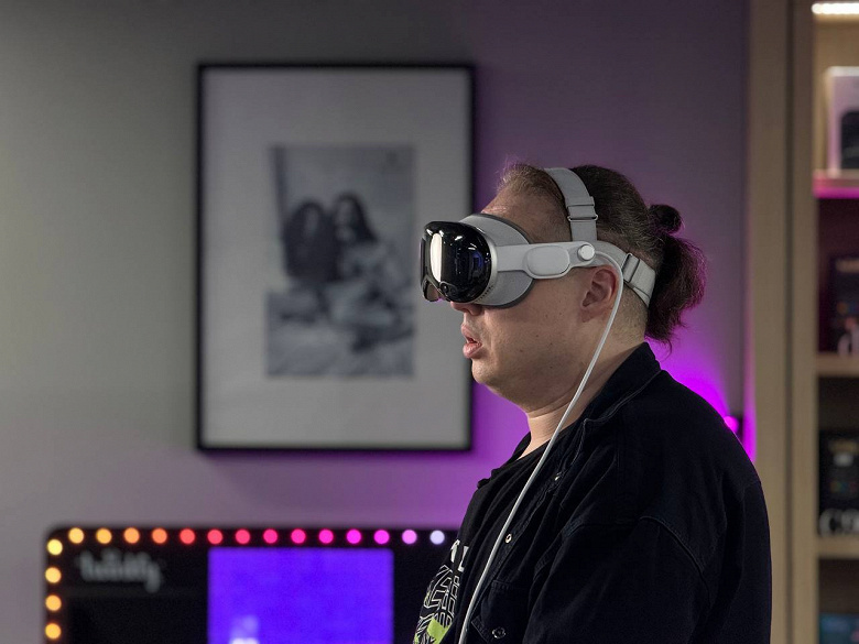 Первые впечатления от VR-гарнитуры Apple Vision Pro - главной новинки года.