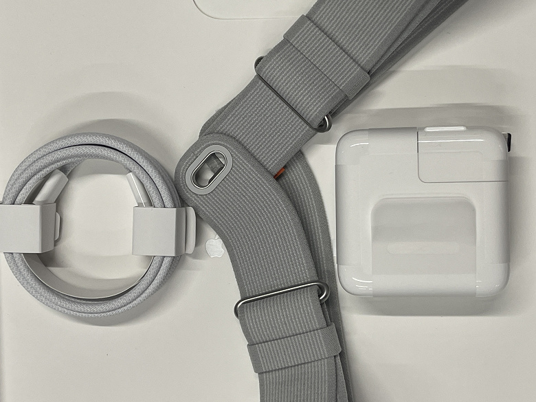 Первые впечатления от VR-гарнитуры Apple Vision Pro - главной новинки года.