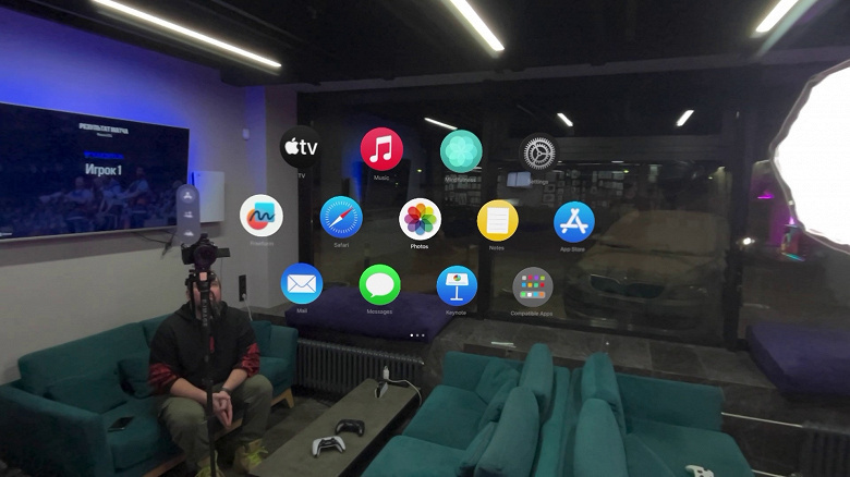 Первые впечатления от VR-гарнитуры Apple Vision Pro - главной новинки года.