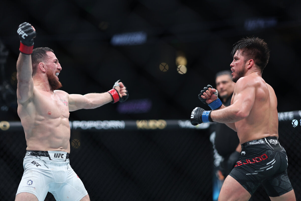 Бой, который потряс мир: Двалишвили доминирует над Сехудо под аплодисменты Цукерберга!