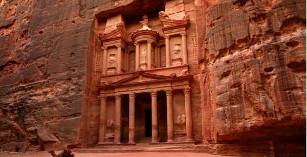 Мировые достопримечательности, которые могут скоро исчезнуть: Петра, Иордания