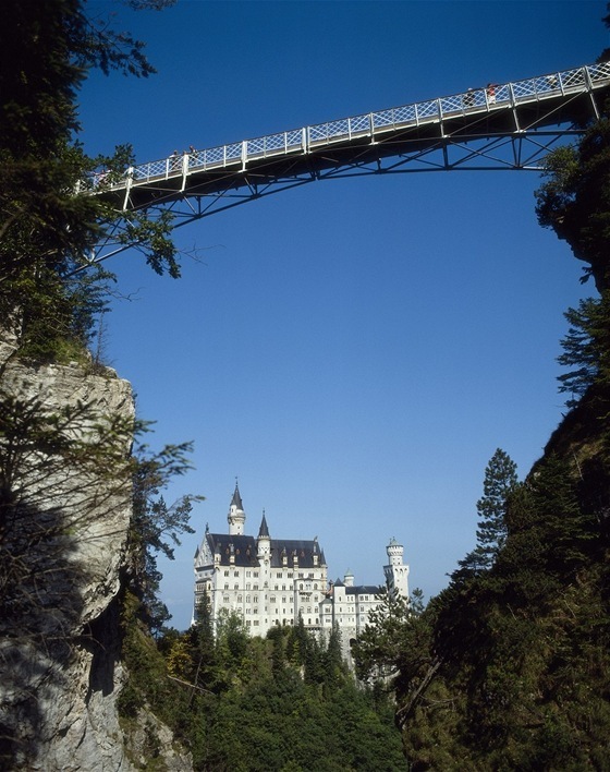 Нойшванштайн: кратко о сказочном замке Германии