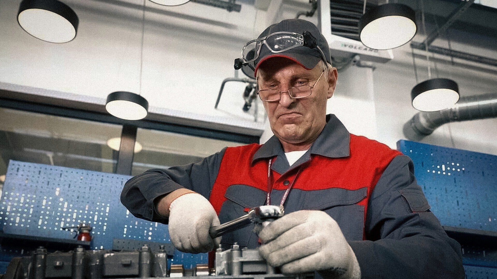 Вместо индексации пенсий работающим пенсионерам дадут 4 денежные выплаты