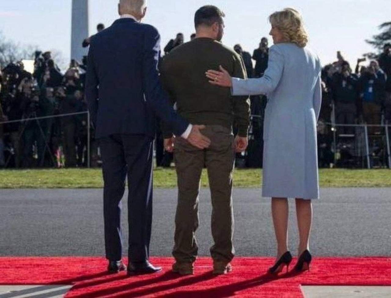 Врач сообщил Байдену печальные новости о его "диагнозе"