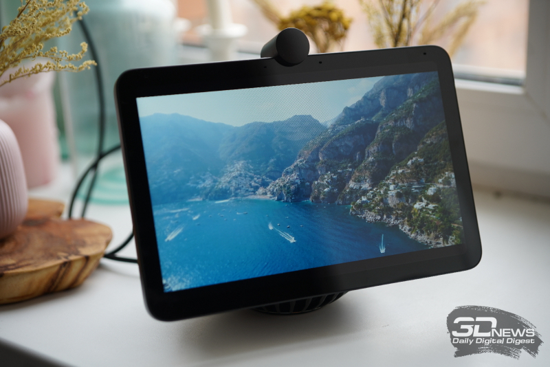 Оценка интеллектуального дисплея SberPortal с виртуальным ассистентом "Салют".