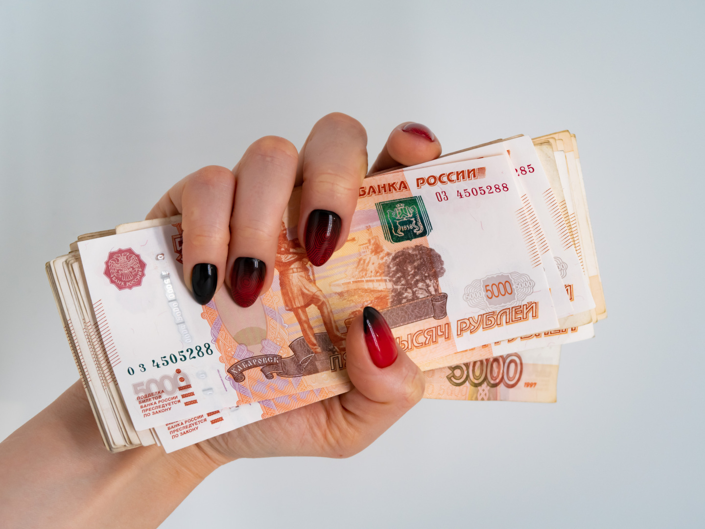 Упал заработок на Дзен? Пора менять стратегию. Покажу, как я и другие блогеры сейчас зарабатывают на Дзен