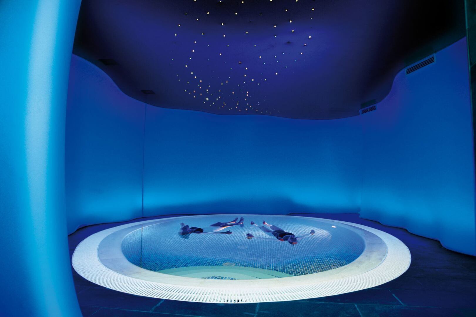 Флоатинг: что такое, в чем польза, отдых для двоих