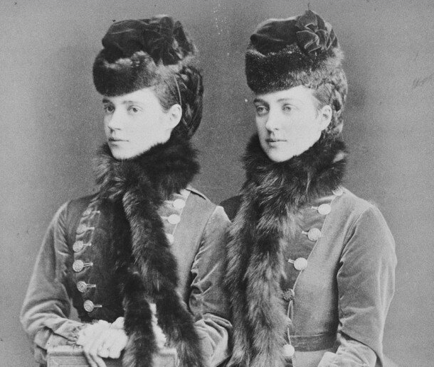 Королева Елизавета - внучка Николая II: в самом ли деле Николай II после "расстрела" стал Георгом V и спокойно правил Англией