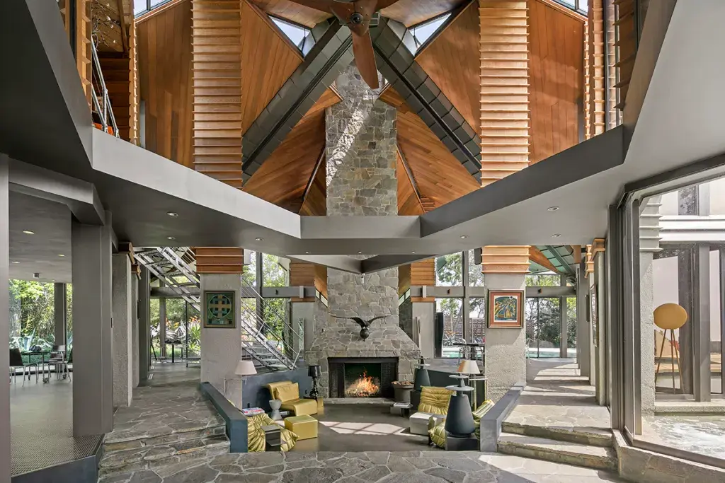 Продан шикарный дом Уилта Чемберлена в Лос-Анджелесе криптопредпринимателю за 9,7 миллиона долларов