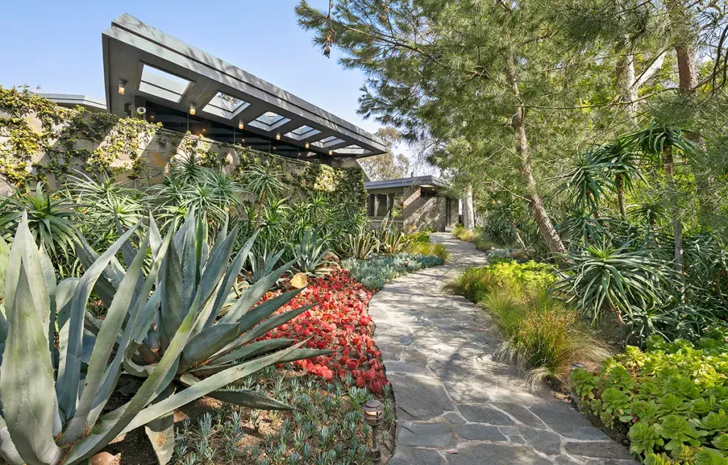 Продан шикарный дом Уилта Чемберлена в Лос-Анджелесе криптопредпринимателю за 9,7 миллиона долларов