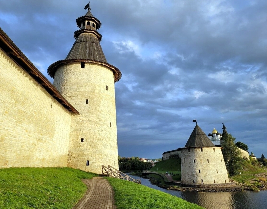 ✅🏰 Мы в одном из древнейших русских городов - Пскове! Экскурсия один день, а впечатления на всю жизнь! Какие места мы успели посетить - фото 💯👍