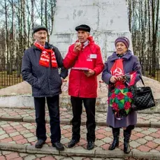 Фундамент коммунизма заложен в Советские годы.