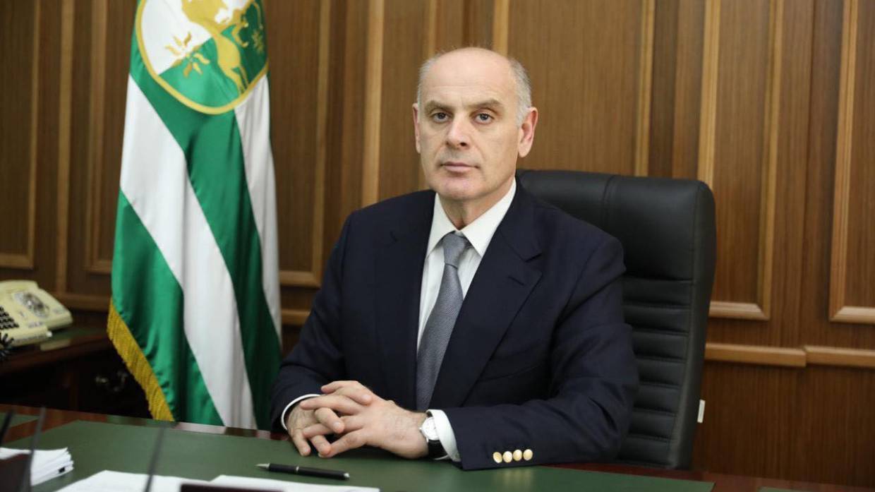 России хватило всего фразы, чтобы привести Абхазию в чувства