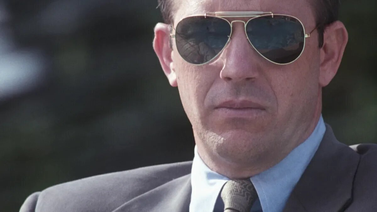 "Девушки по нему сохли, а друзья добрым словом вспоминают до сих пор": покойный офицер из элитной спецслужбы с выражением лица, как у Юрия Гагарина