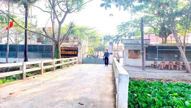 Почти 200 наркоманов сбежали из реабилитационного центра