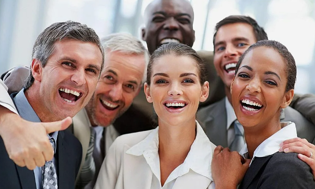 Юмористический дозор над юристами: шутки, которые заставят смеяться даже самого серьезного адвоката