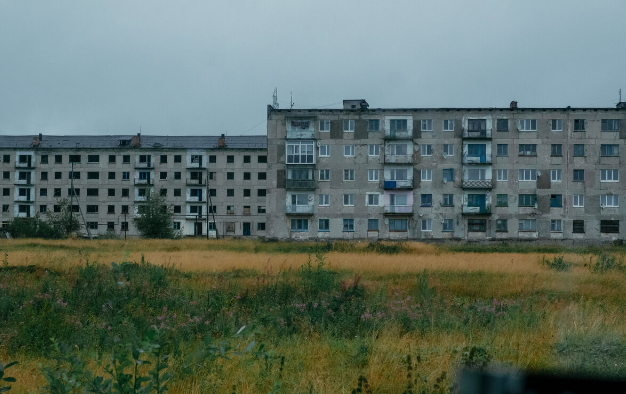 Жизнь без забот в поселке, где жилье дают бесплатно любому желающему.