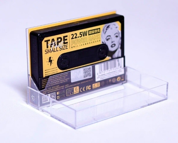 "Заряжайте свои устройства в ретро-стиле: Powerbank Remax в виде кассеты"