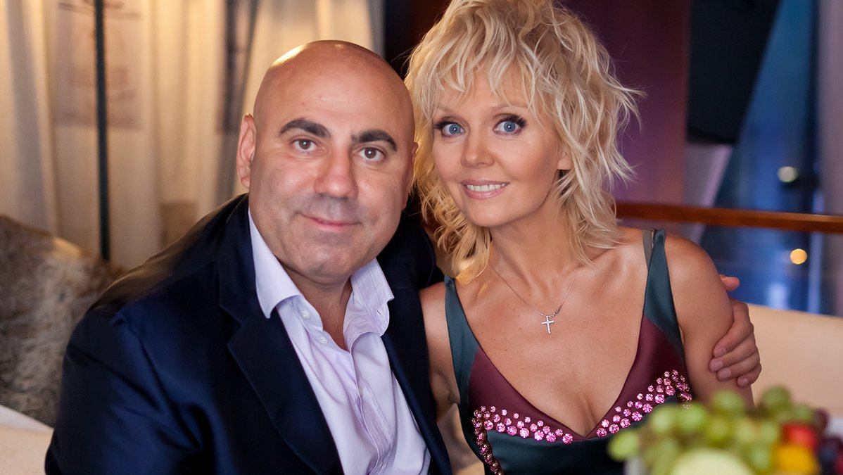 Клянусь любить его навек: посмотрите, как изменились 8 звёздных пар за долгие годы семейной жизни