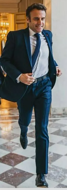 " Ну что же ты фраер, сдал назад" !