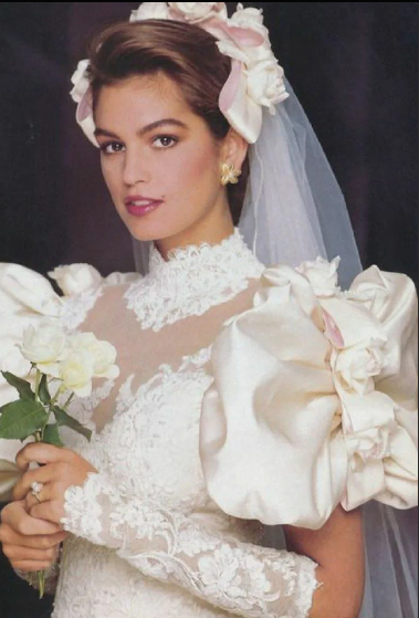 О, времена: в каких платьях выходили замуж наши мамы и бабушки