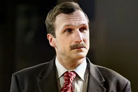 Комментарий Георгия Бовта: Дефицит курьеров увеличится на 100 тысяч в 2024 году: влияние онлайн-торговли