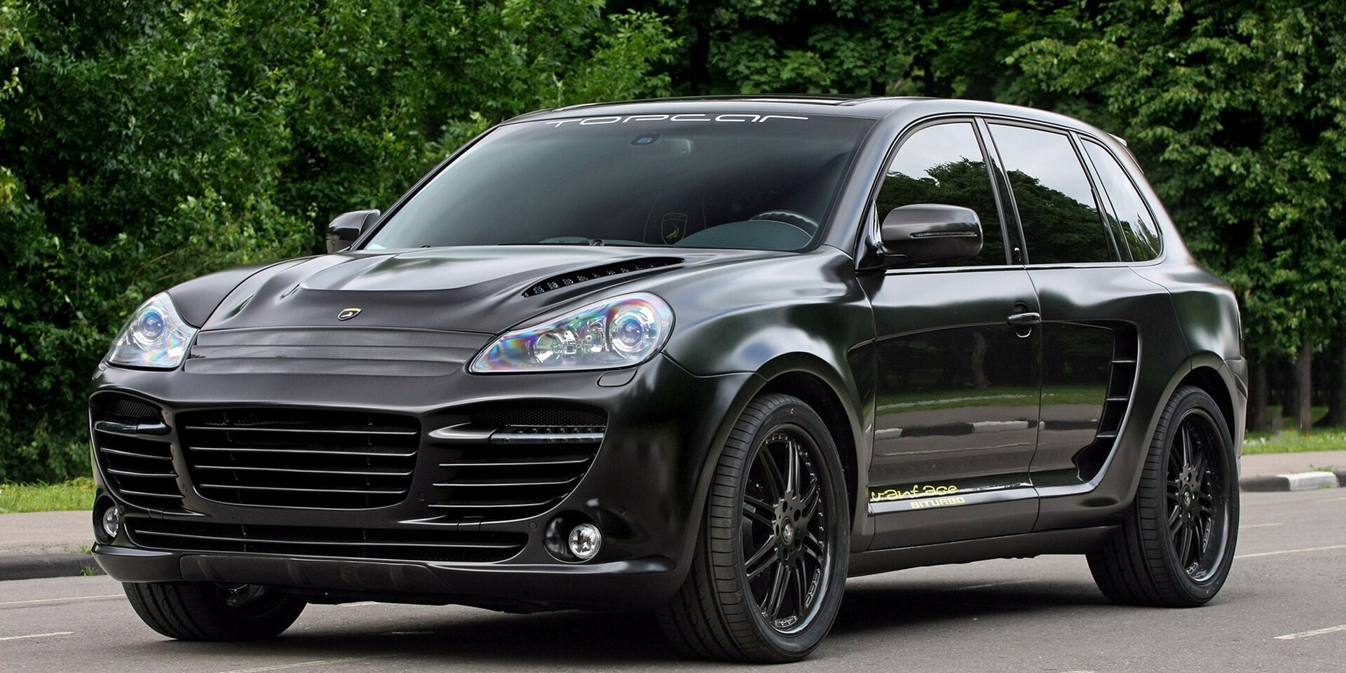 В России введен налог на роскошь для дорогих автомобилей