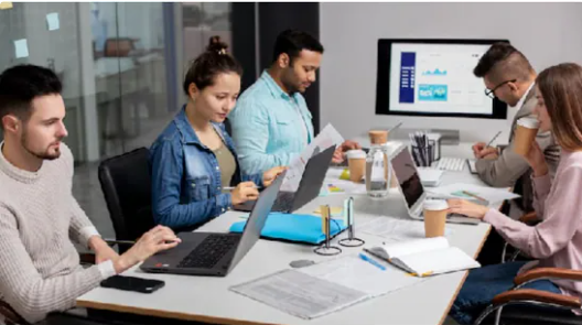 Ищете работу в Сингапуре? Правительство ужесточит правила трудоустройства с 2025 года