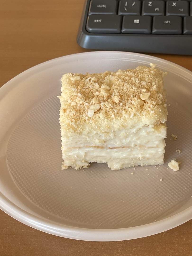 Как меня сегодня поздравили на работе с 8 Марта! Фото. Что вы дарите женщинам на 8 Марта? Рейтинг худших подарков