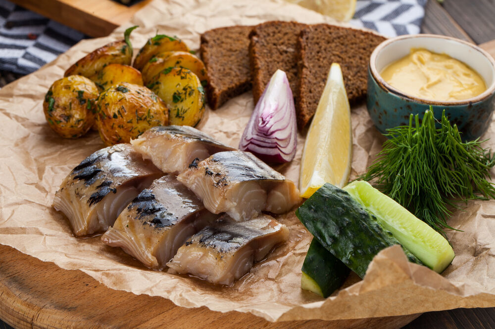 Кому и почему следует избегать употребления селедки?